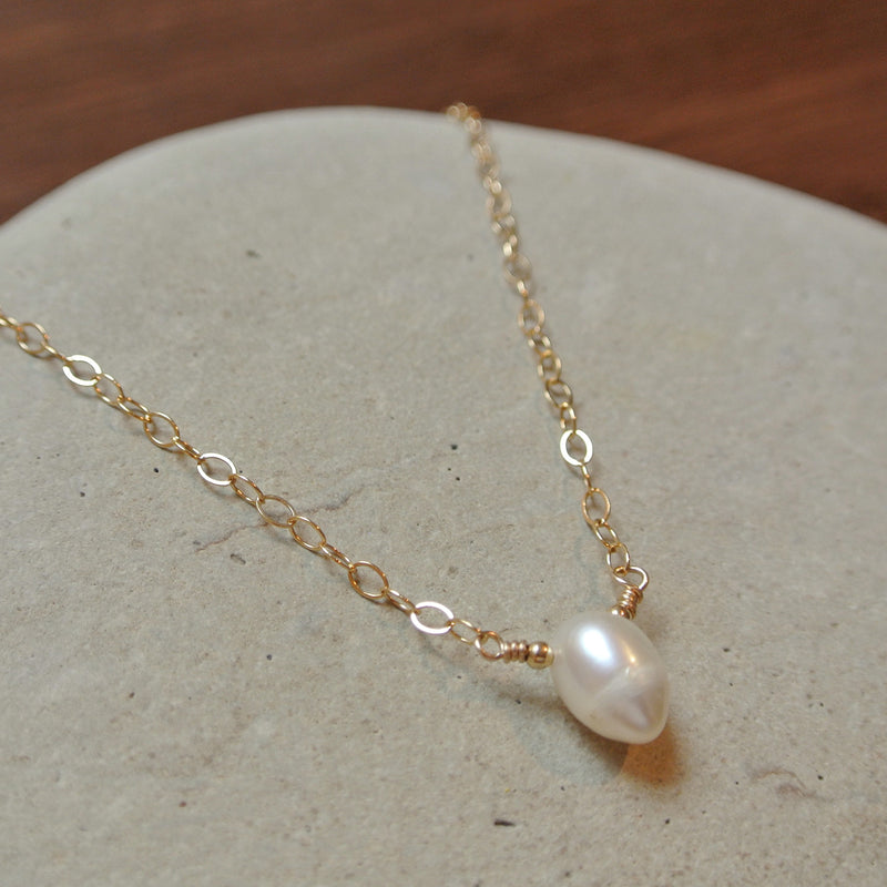 Essential Energy Gemstone Necklace: Pearl - Purity